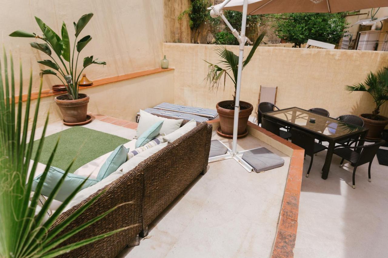 Appartamento Ambb-Private Patio-Steps Away From Old Town Málaga Esterno foto