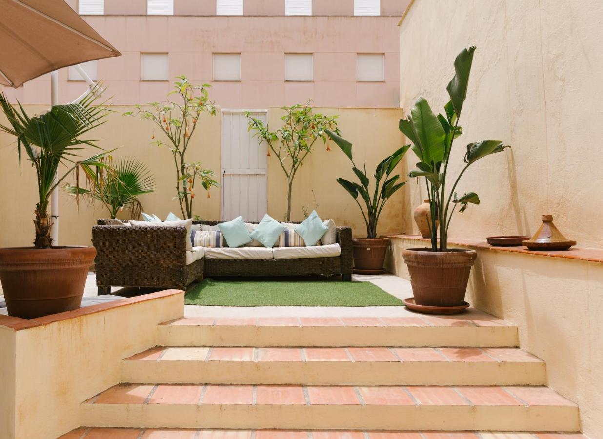 Appartamento Ambb-Private Patio-Steps Away From Old Town Málaga Esterno foto