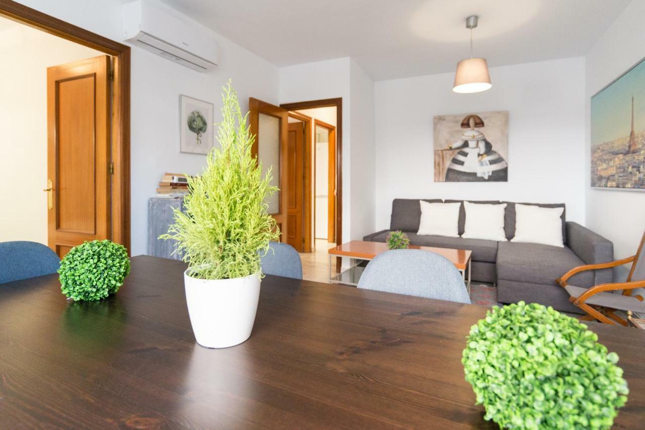 Appartamento Ambb-Private Patio-Steps Away From Old Town Málaga Esterno foto