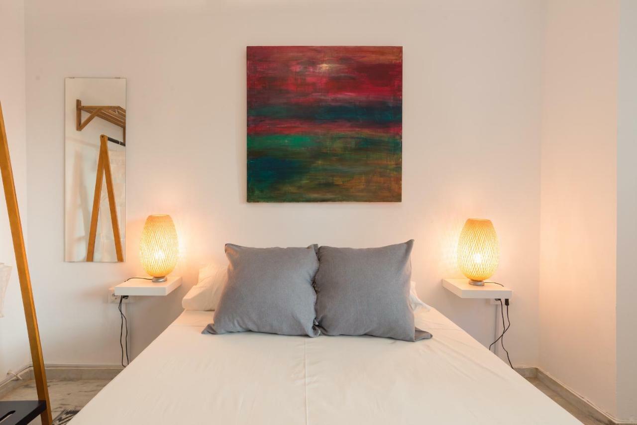 Appartamento Ambb-Private Patio-Steps Away From Old Town Málaga Esterno foto