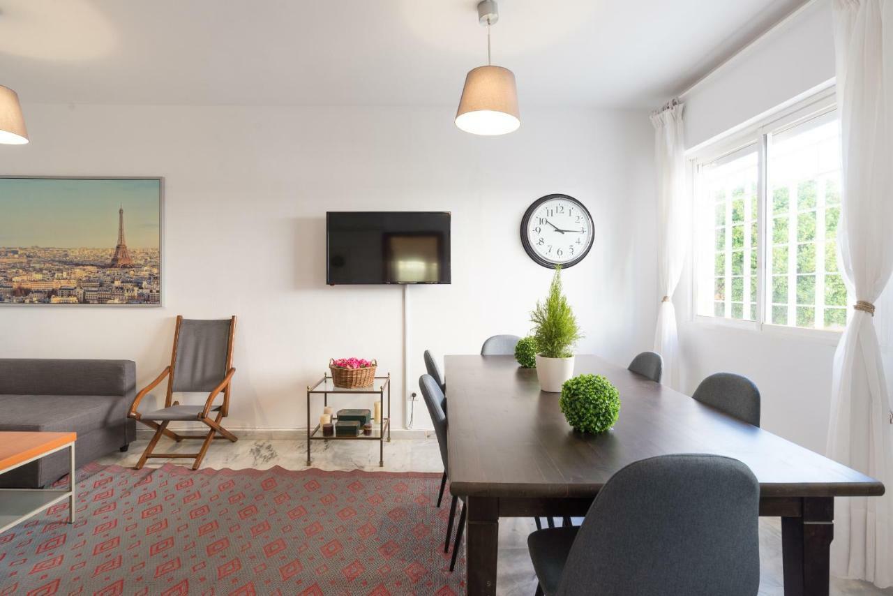 Appartamento Ambb-Private Patio-Steps Away From Old Town Málaga Esterno foto